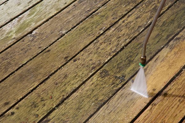 Deck Mold Removal in Simpsonville